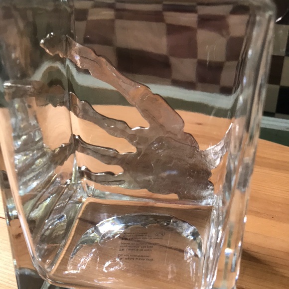 Pottery Barn Spooky Spine-tingling Silver Skeleton Hand Liquor Decanter 💀 - Picture 11 of 16